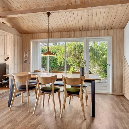 Lovely In With Kitchen Hébergement de vacances *